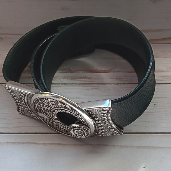 Chico's Accessories - Chico's Women's Adjustable Belt length 46" End to End **4th Pic Shows Curve